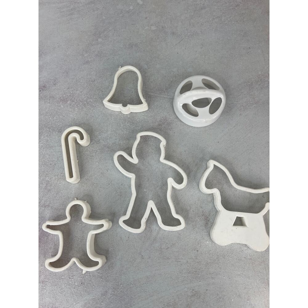 Christmas cookie cutters variety lot of 6